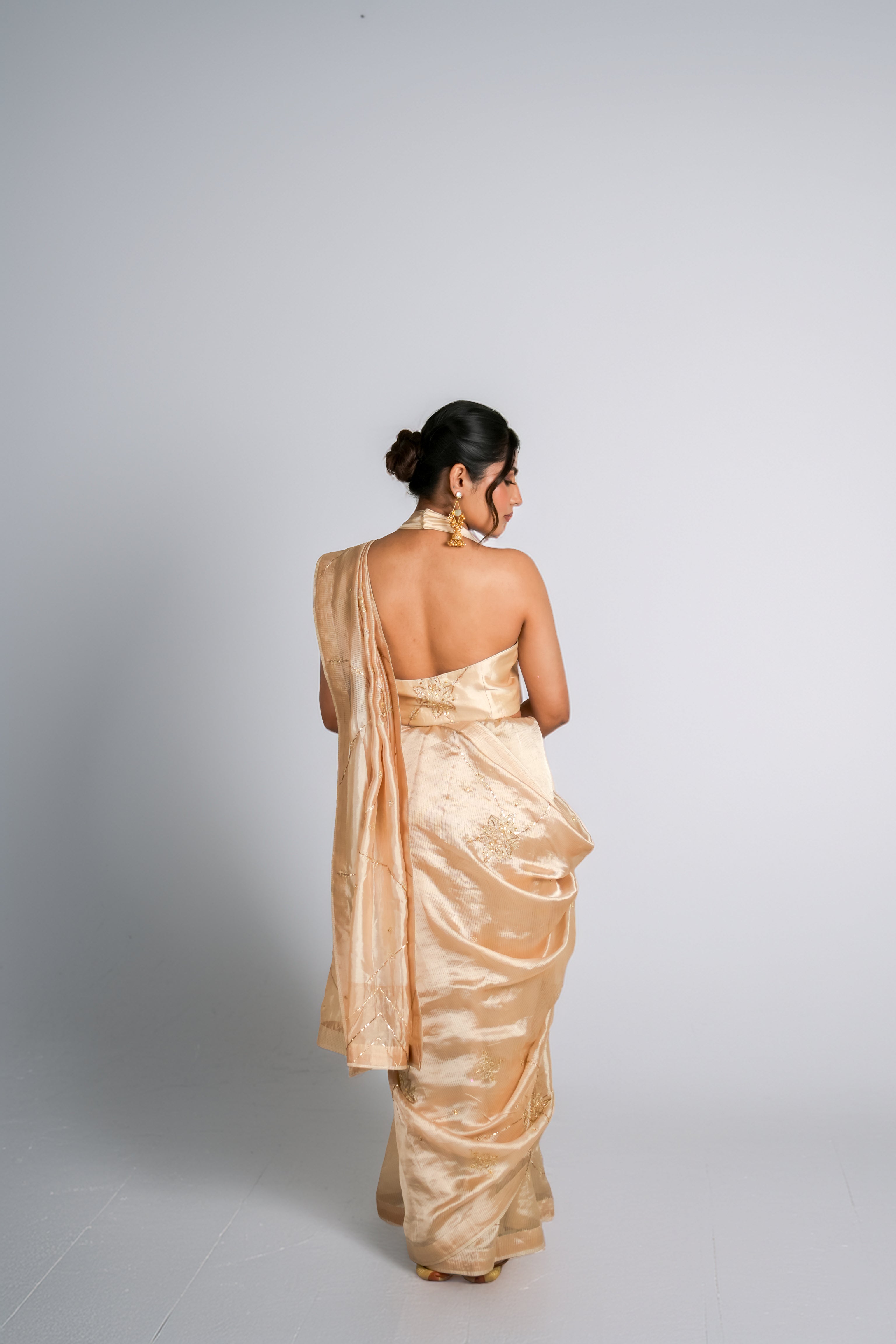 The Dagina| Off White Saree