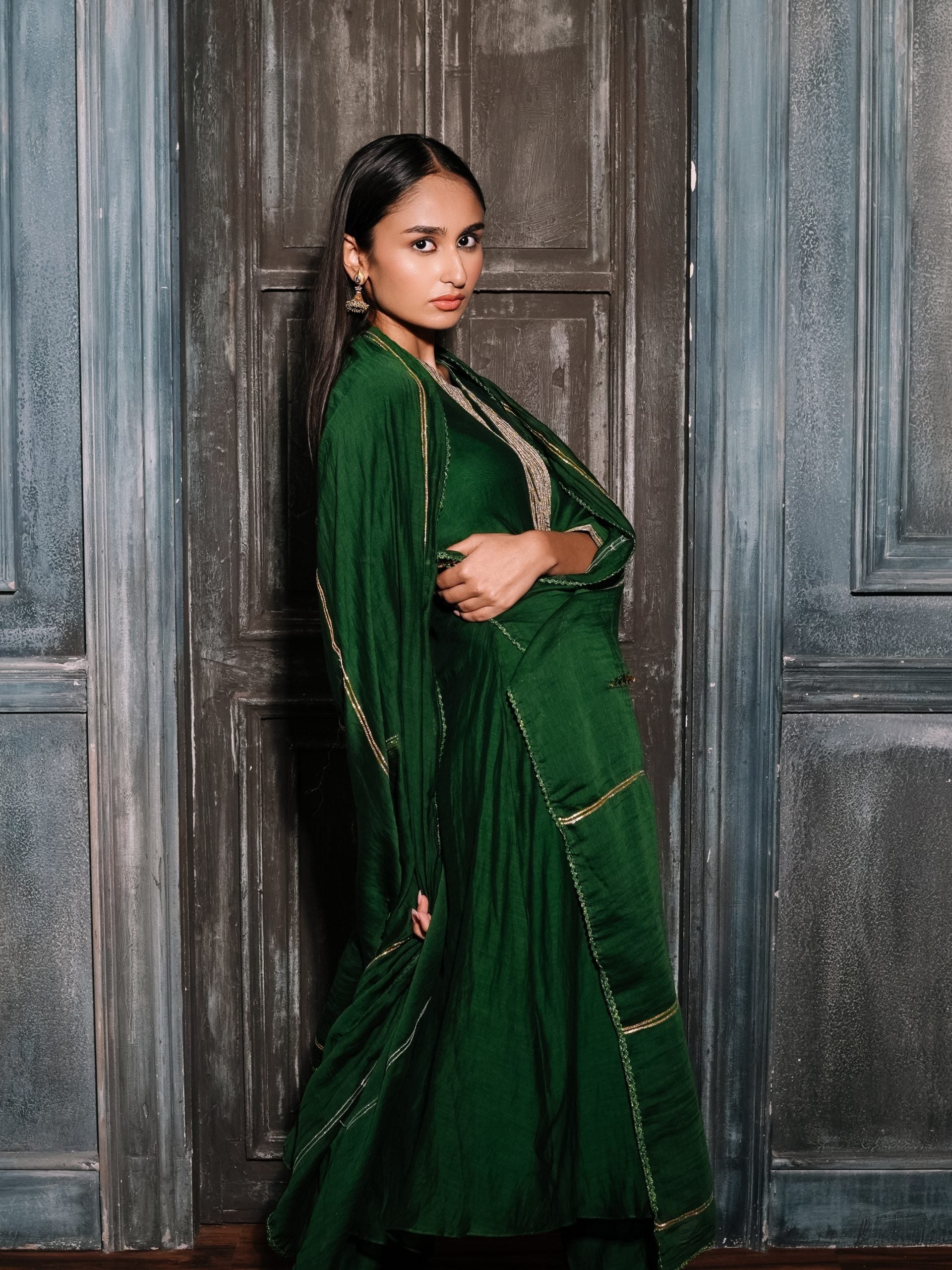 Jari Luxe Green Trio in Mul fabric.