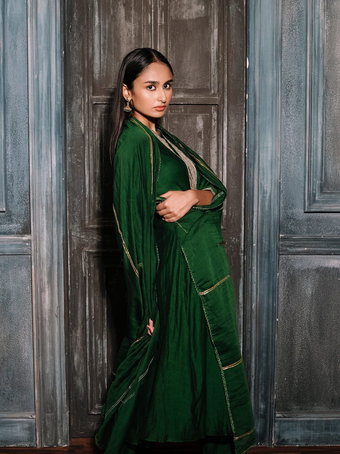Jari Luxe Green Trio in Mul fabric.
