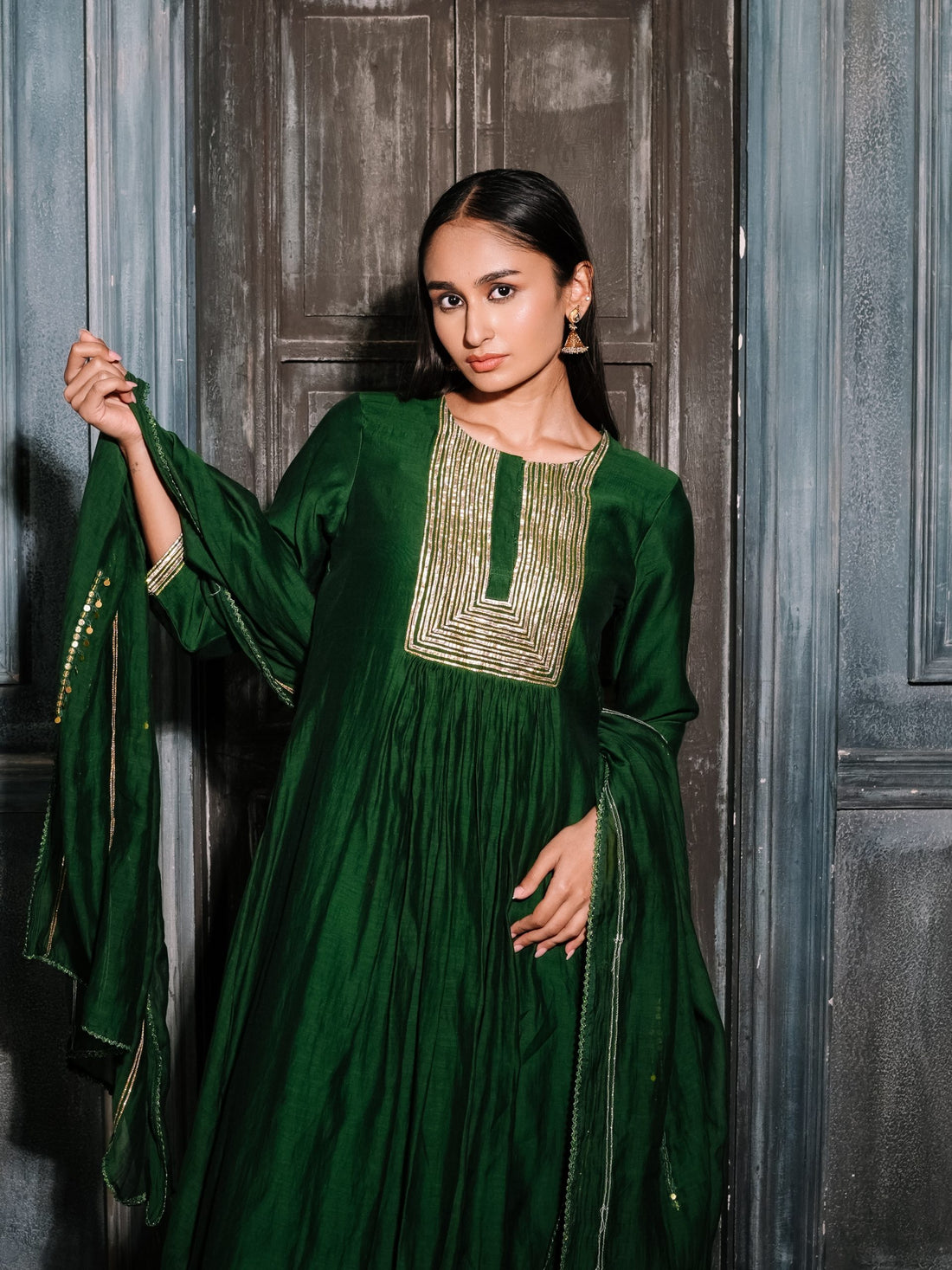 Jari Luxe Green Trio in Mul fabric.